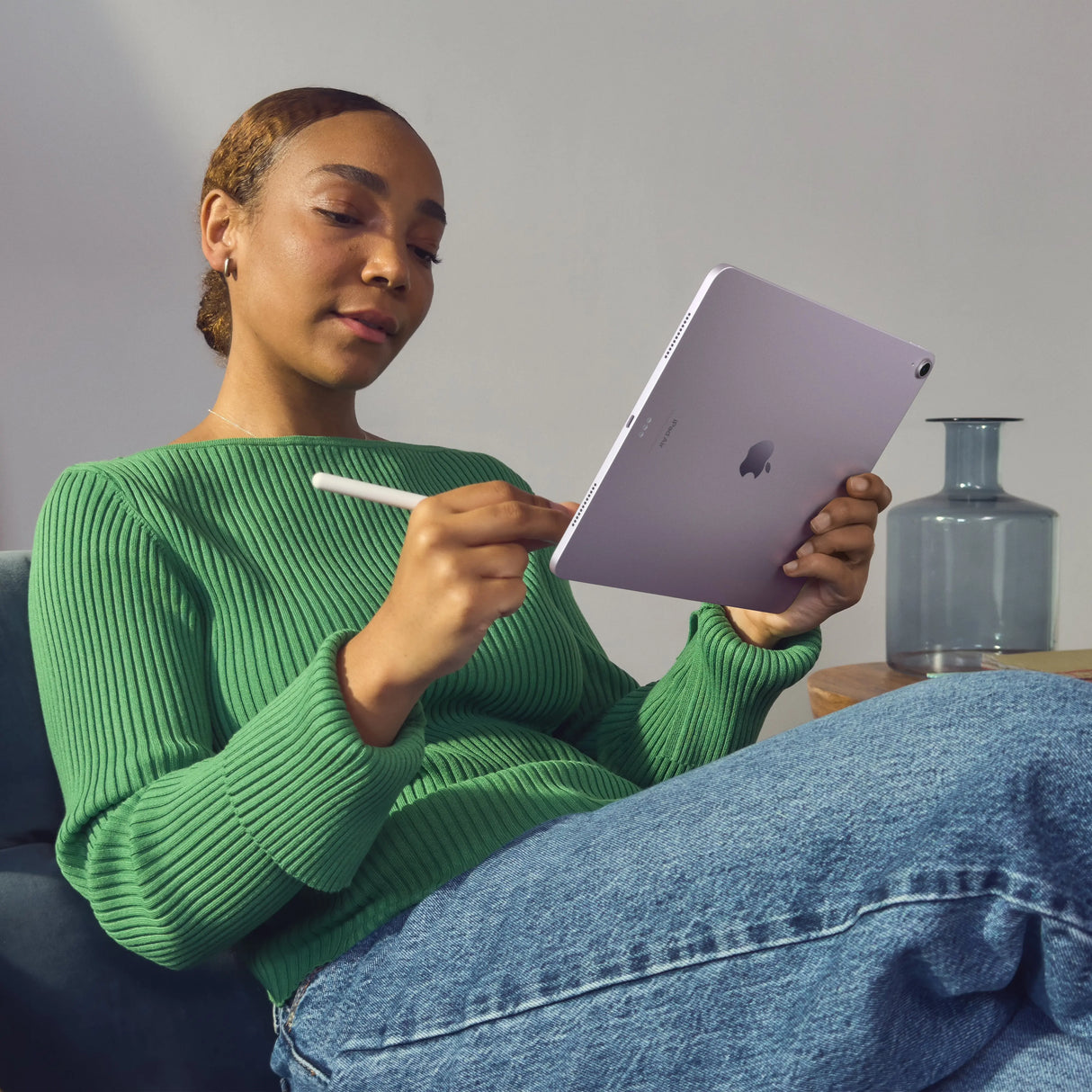 Apple iPad Air, 27,9 cm (11"), 2360 x 1640 Pixel, 1 TB, 8 GB, iPadOS 17, Grau Handy24- Handy24